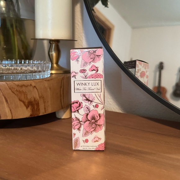 NWT Winky lux spf 30 tinted moisturizer shade Deep Plus Tint - Picture 1 of 6